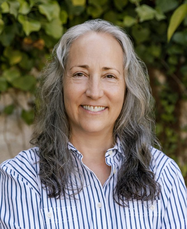 dee opp yoga therapist headshot
